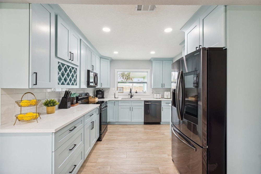 131 W Pasco Ln
