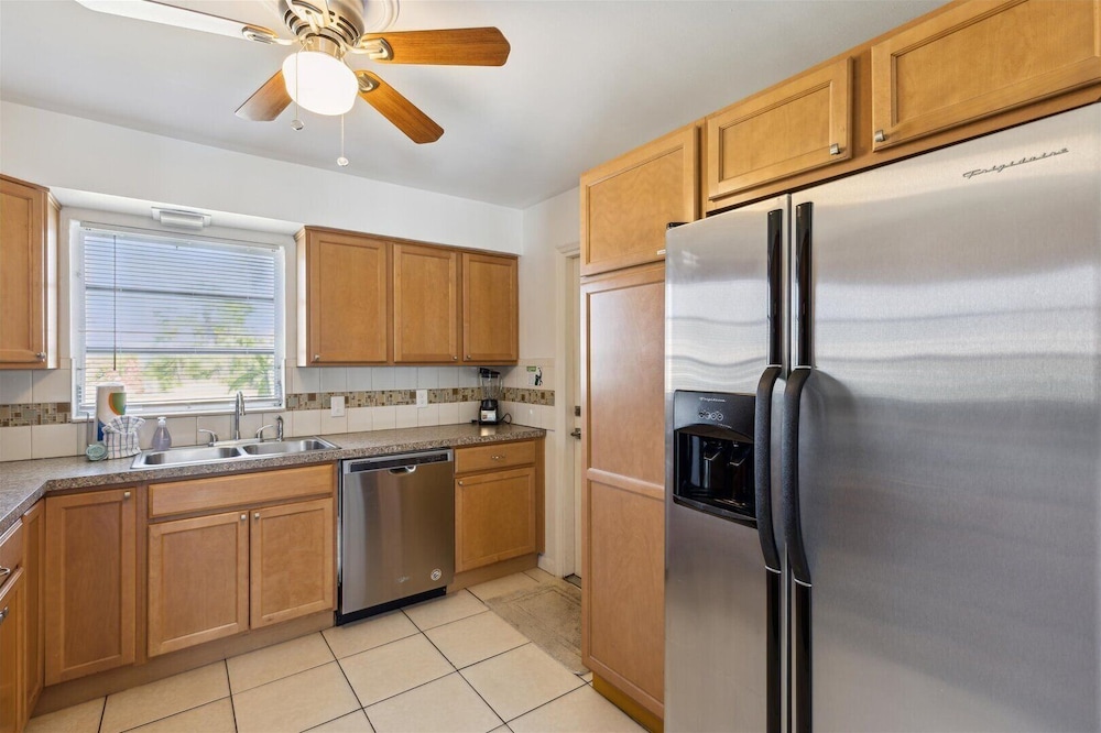 4880 N Banana River