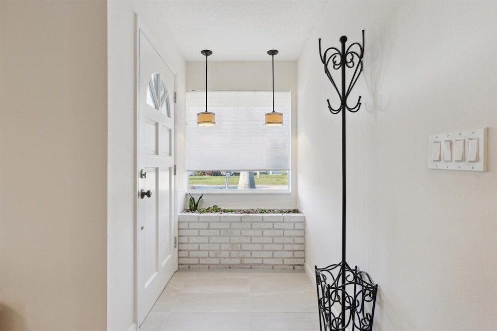 307 Brightwaters Dr
