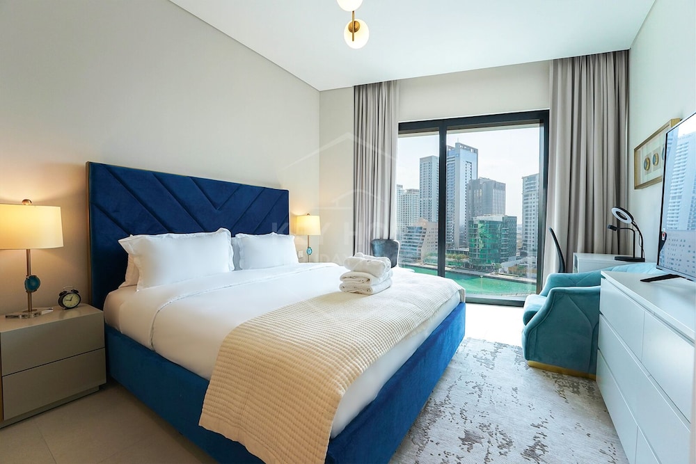 KeyHost - Address Beach Residences