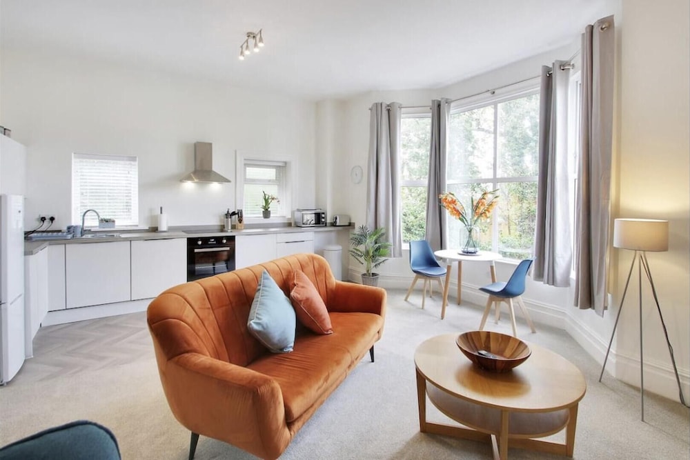 Royal Tunbridge Wells Vacations - Stylish Large 1-bed Apartment in Tunbridge Wells - Property Image 1