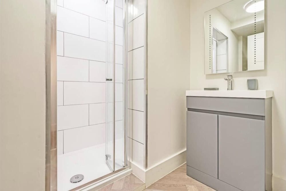 Royal Tunbridge Wells Vacations - Stylish Studio in Heart of Tunbridge Wells - Property Image 4