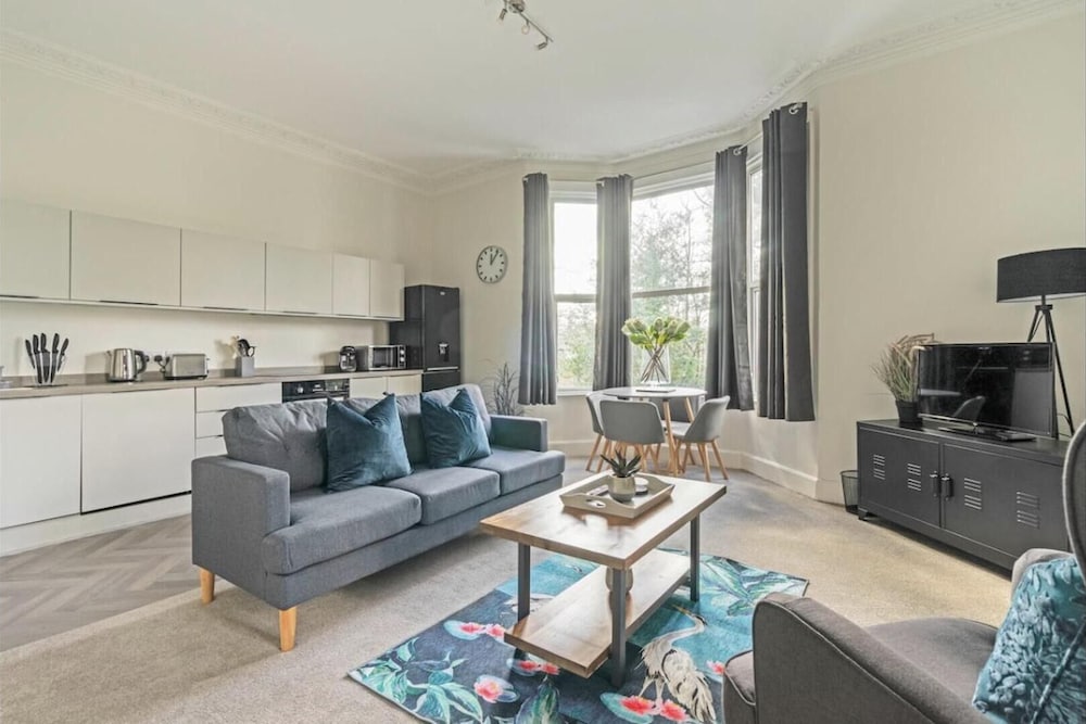 Royal Tunbridge Wells Vacations - Stunning Large 1-bed Apartment in Tunbridge Wells - Property Image 1