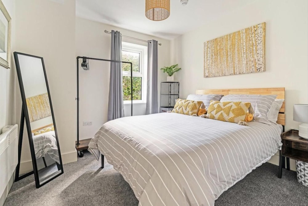 Stylish 1-bed Apartment in Tunbridge Wells view 2