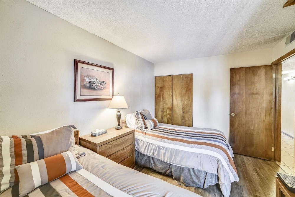 Mountainside 155a 2 Bedroom Condo by RedAwning