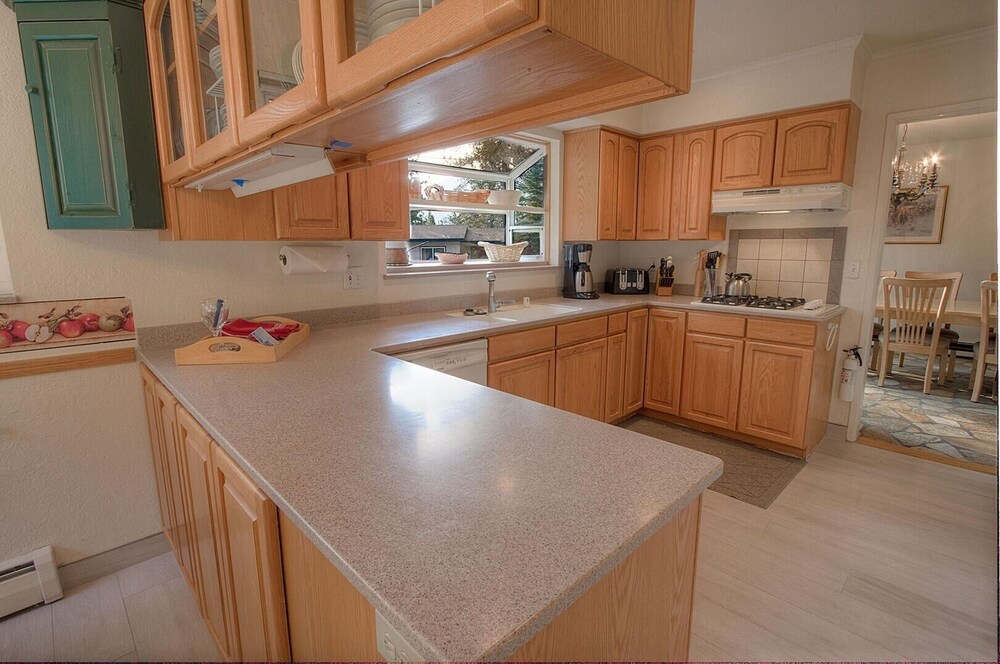 Cheyenne Chalet 4 Bedroom Home by RedAwning - Property Image 21