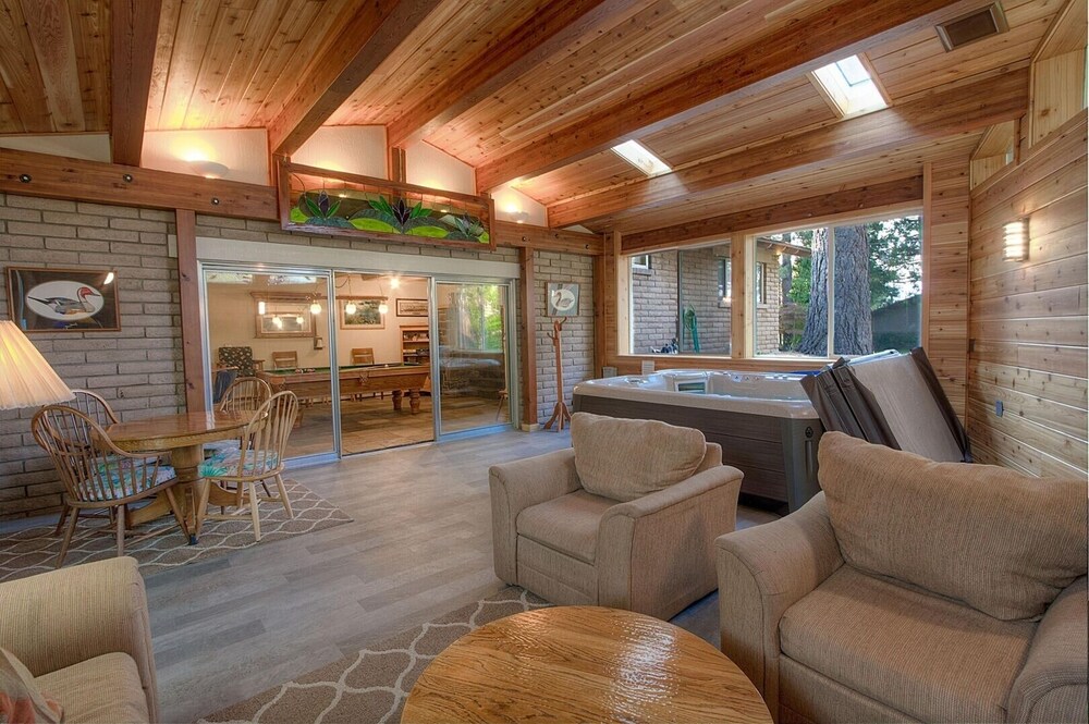 Cheyenne Chalet 4 Bedroom Home by RedAwning - Property Image 6