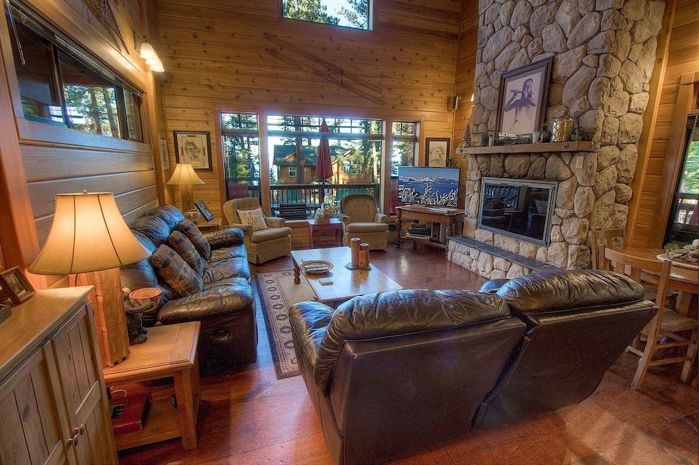 Smokey Joes 5 Bedroom Cabin by RedAwning - Property Image 34