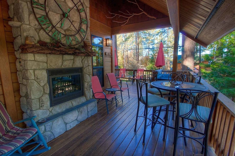 Smokey Joes 5 Bedroom Cabin by RedAwning - Property Image 14