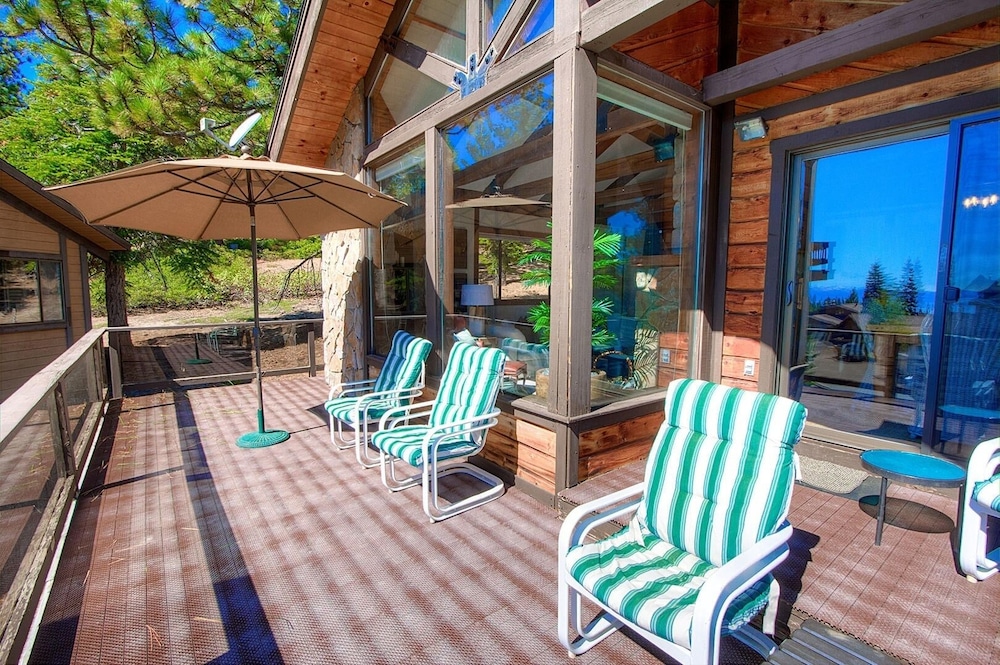 Lake Tahoe Vacations - Inclining View 3 Bedroom Home by RedAwning - Property Image 2