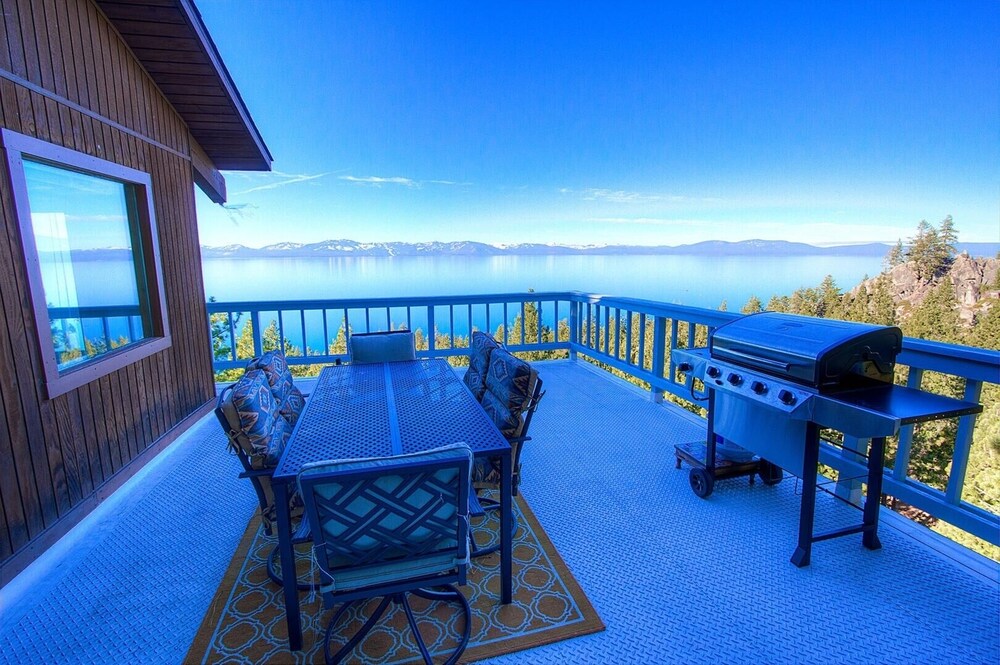 Lake View Glen 4 Bedroom Home by RedAwning - Property Image 8