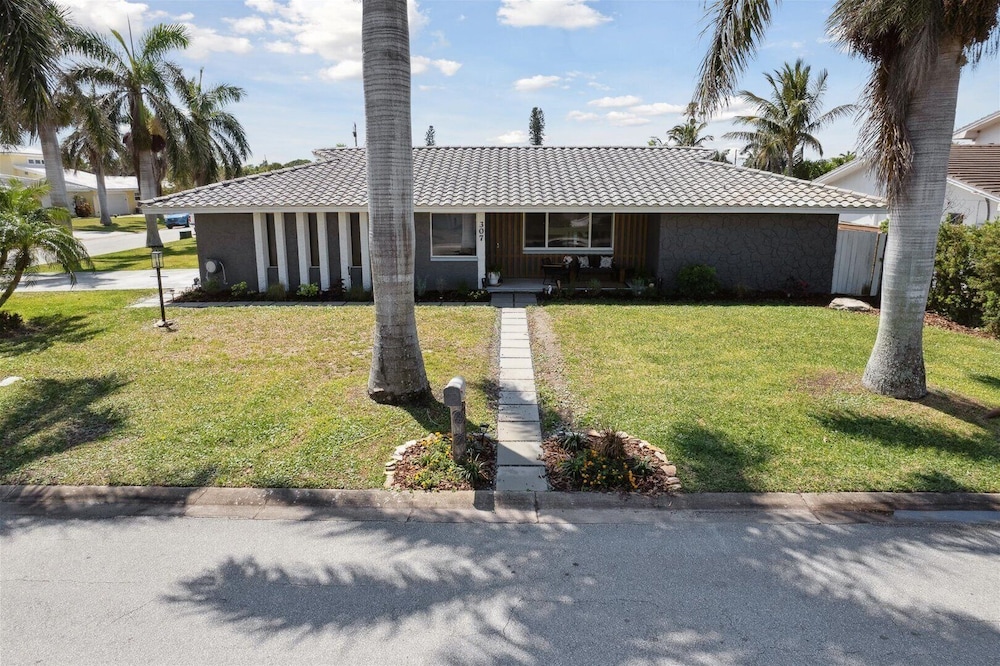 307 Brightwaters Dr