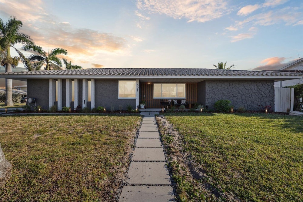 307 Brightwaters Dr