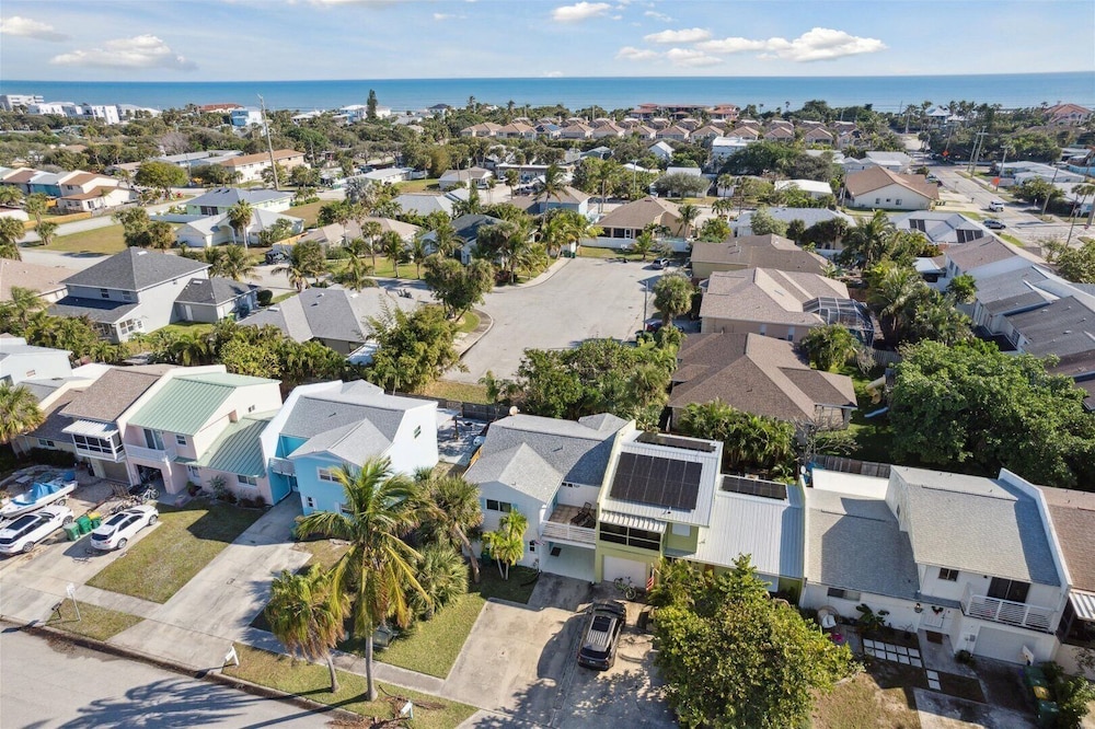 10 Colonial Drive