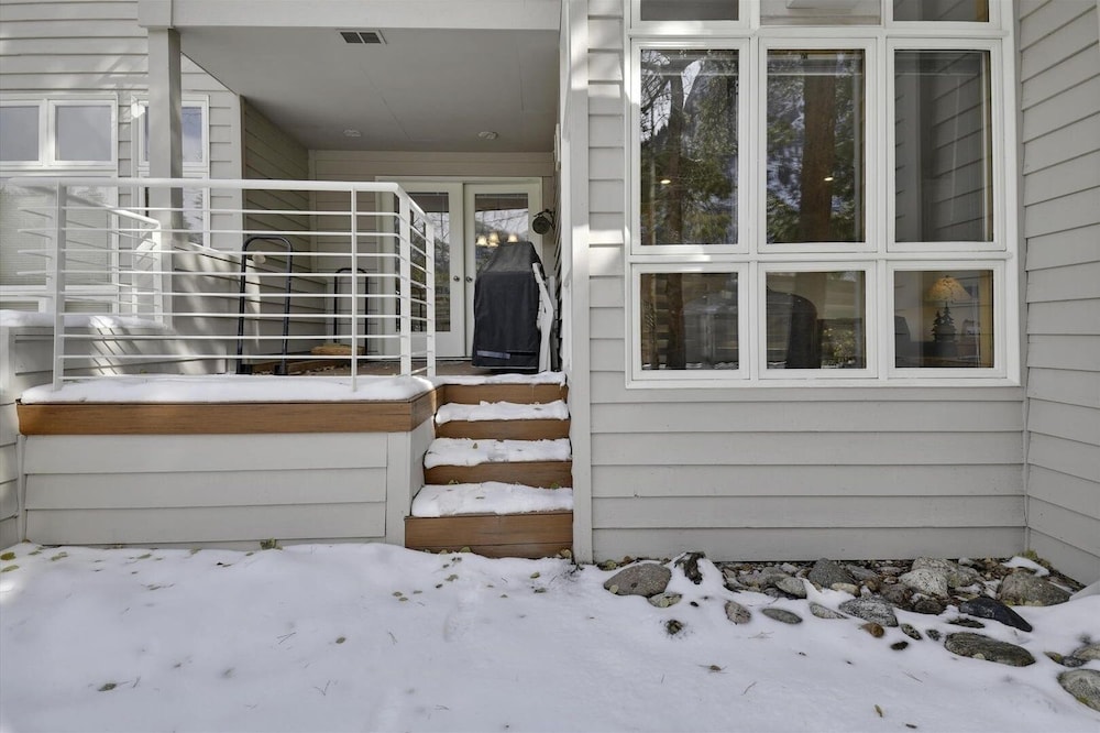 River Glen  106c 2 Bedroom Condo by RedAwning
