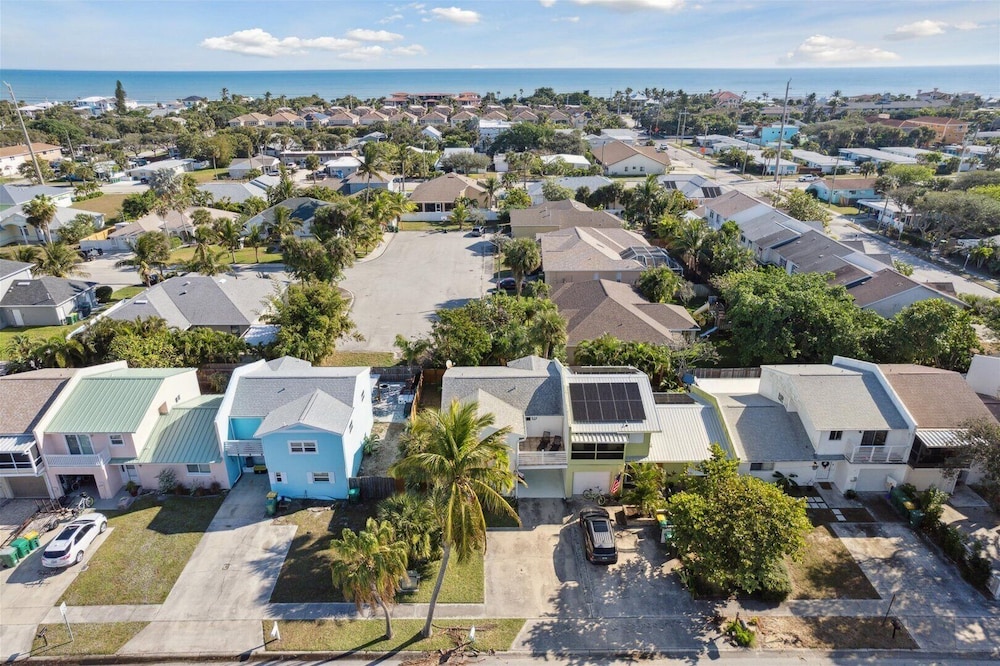 10 Colonial Drive
