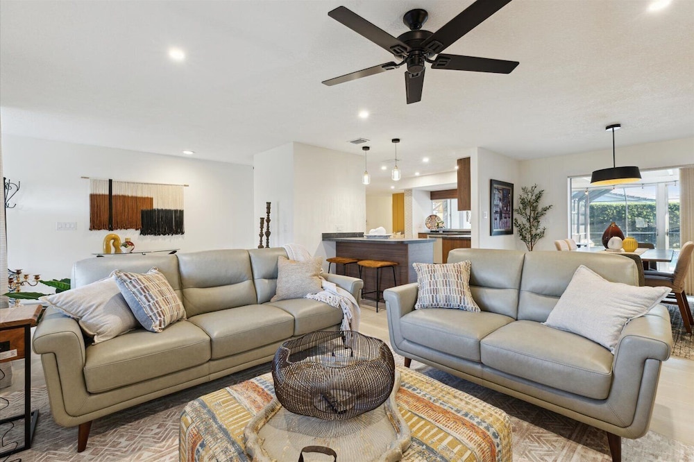 307 Brightwaters Dr
