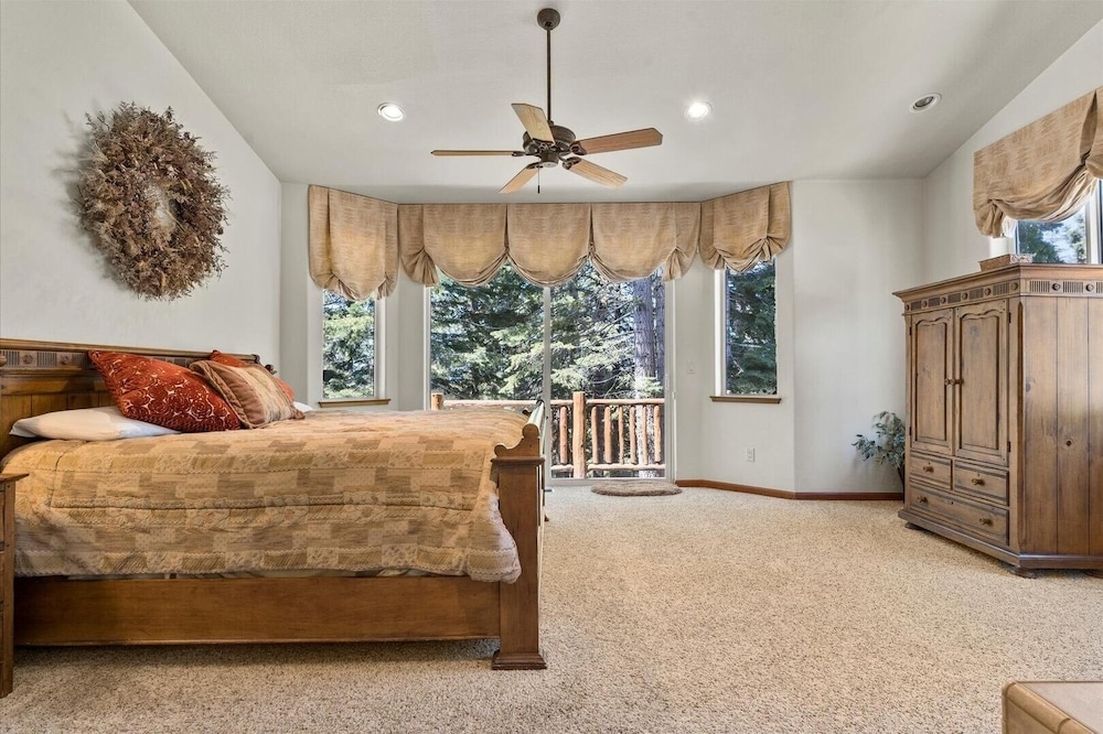 Getting Away Together 6 Bedroom Home by RedAwning view 4