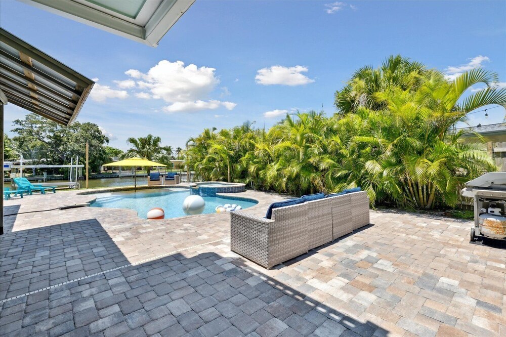 436 Cocoa Isles Blvd