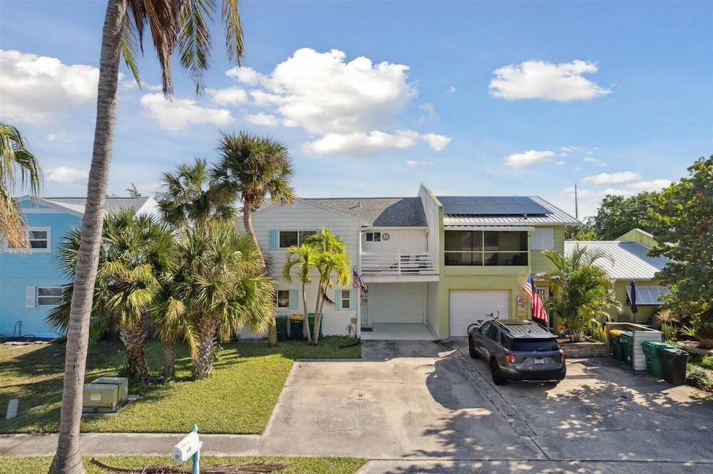 10 Colonial Drive