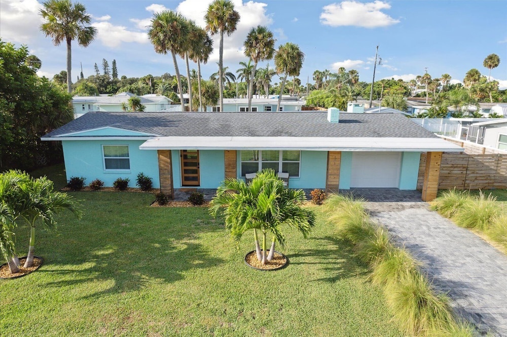 131 W Pasco Ln