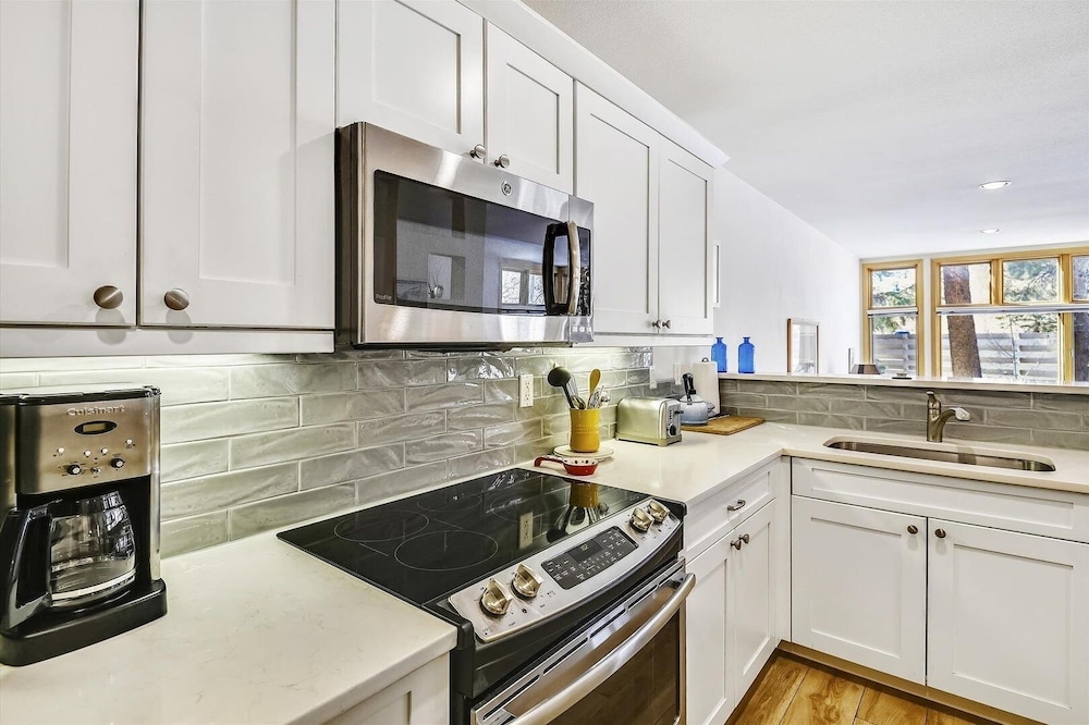 River Glen  106c 2 Bedroom Condo by RedAwning