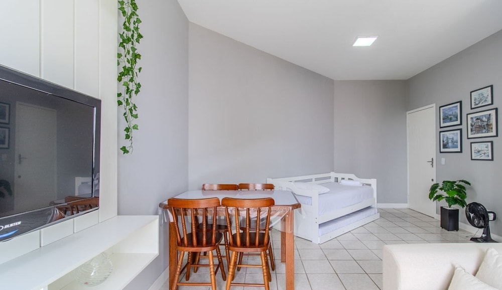 Apto 50m From the Beach in Ingleses Norte Bab0202