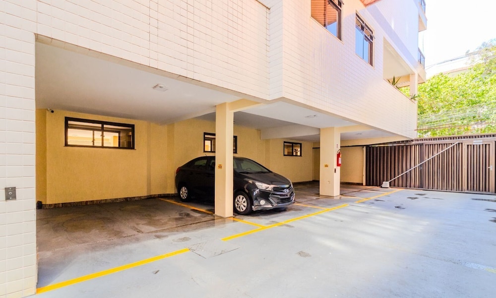 2B Apartment w/ Balcony Ads0103