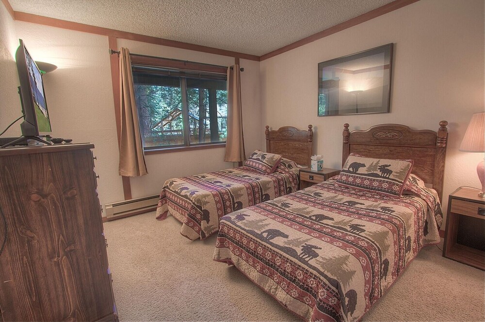 Brookstone Pines 3 Bedroom Home by RedAwning view 2