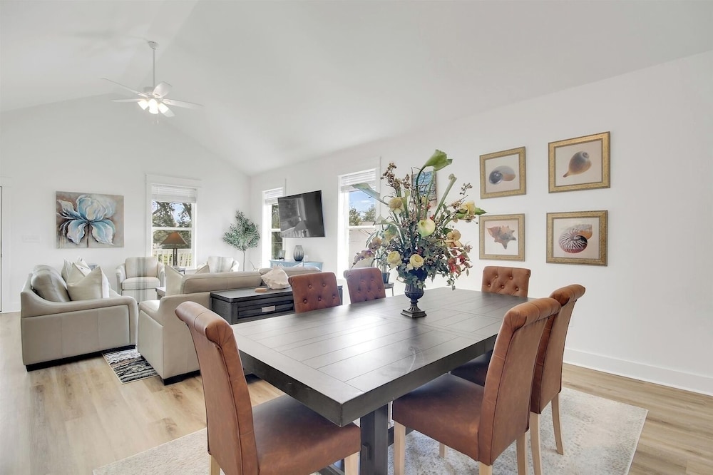 Family Retreat, 3br/3ba Bbq, Balcony