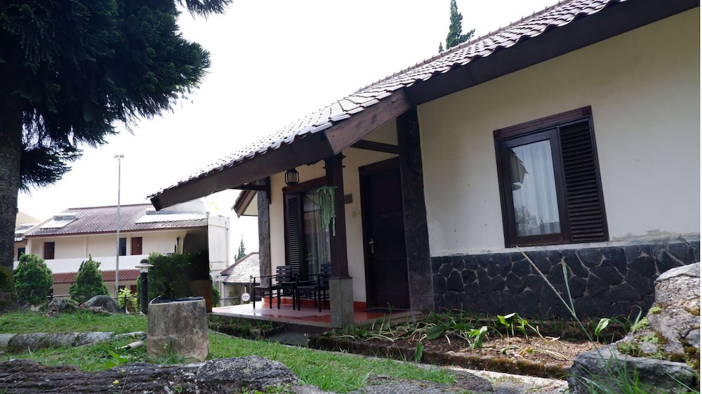 Sangga Buana Villa