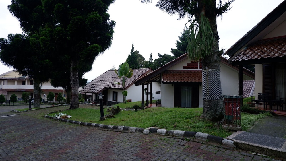 Sangga Buana Villa