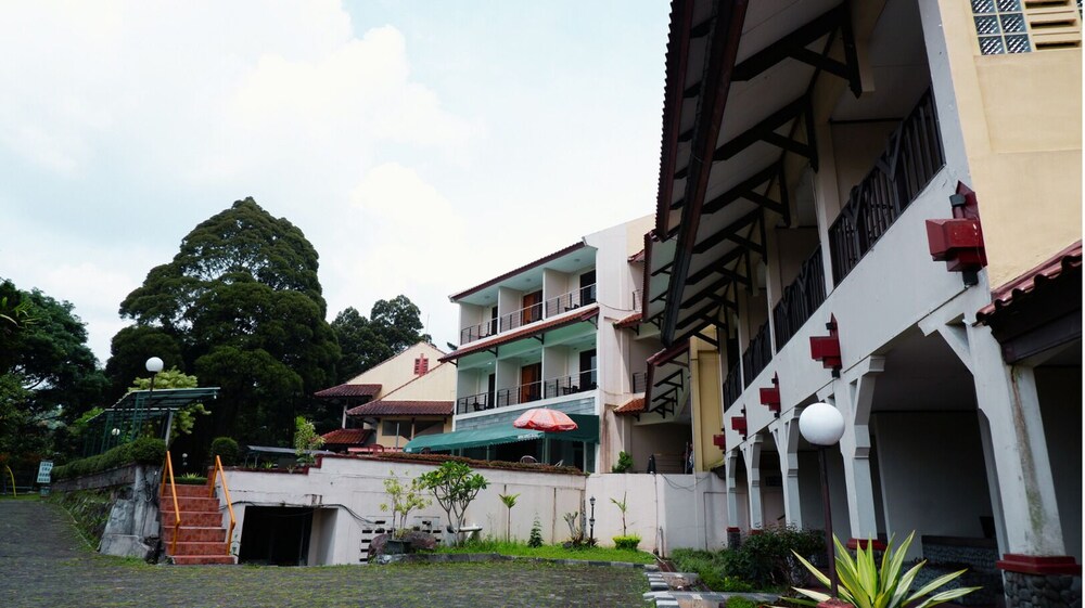 Sangga Buana Villa