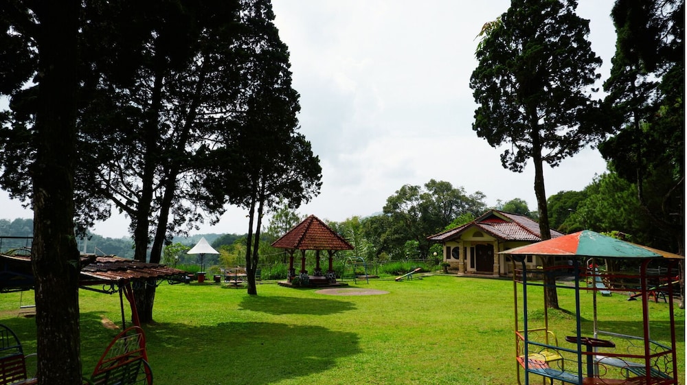 Sangga Buana Villa