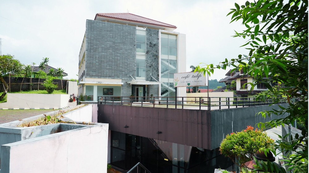 Sangga Buana Villa