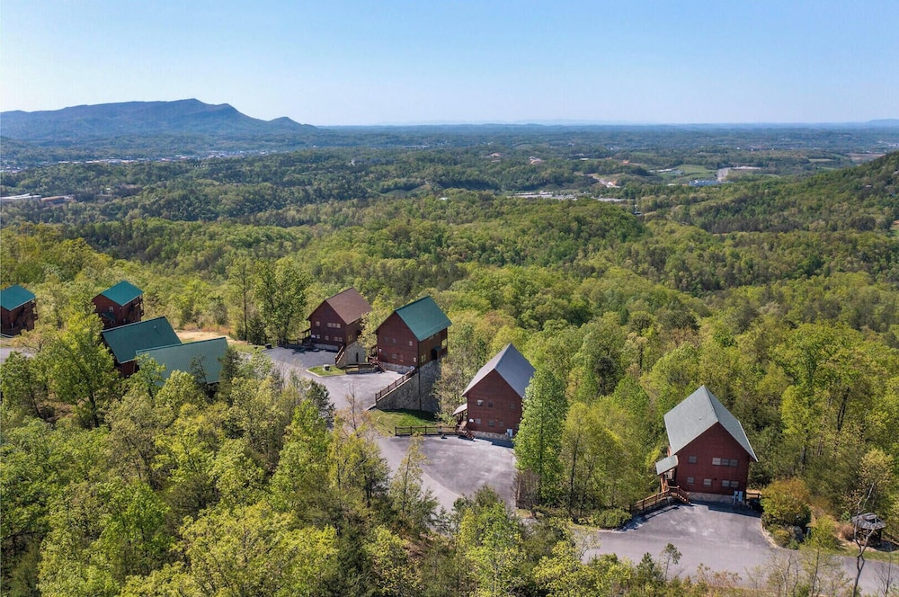 A Smoky Mountain Hide-a-way
