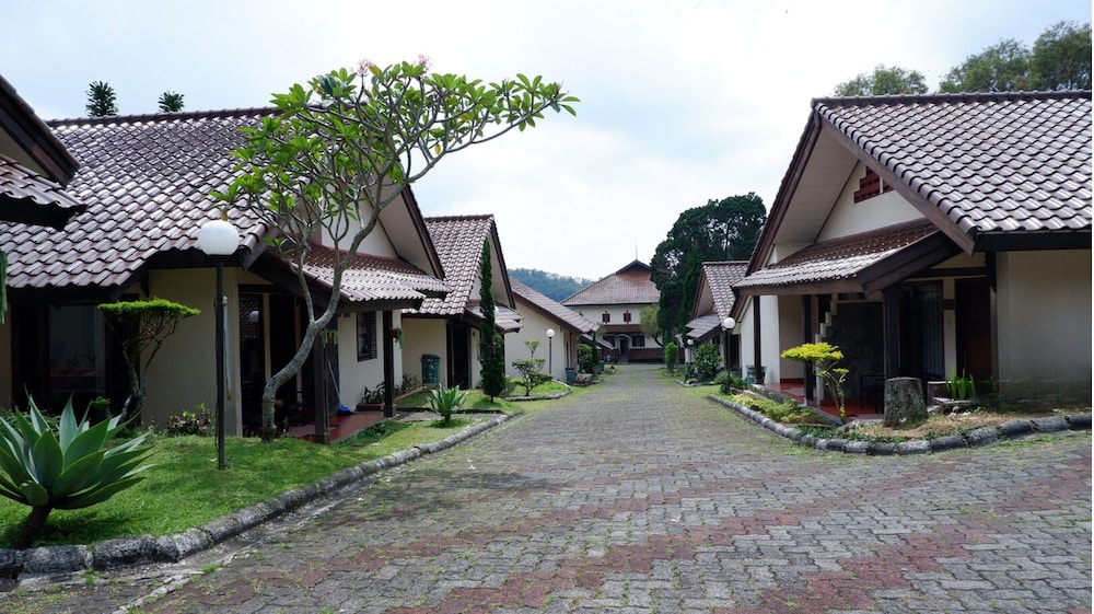 Sangga Buana Villa
