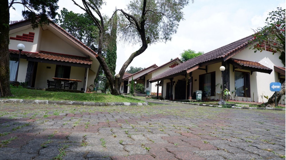 Sangga Buana Villa