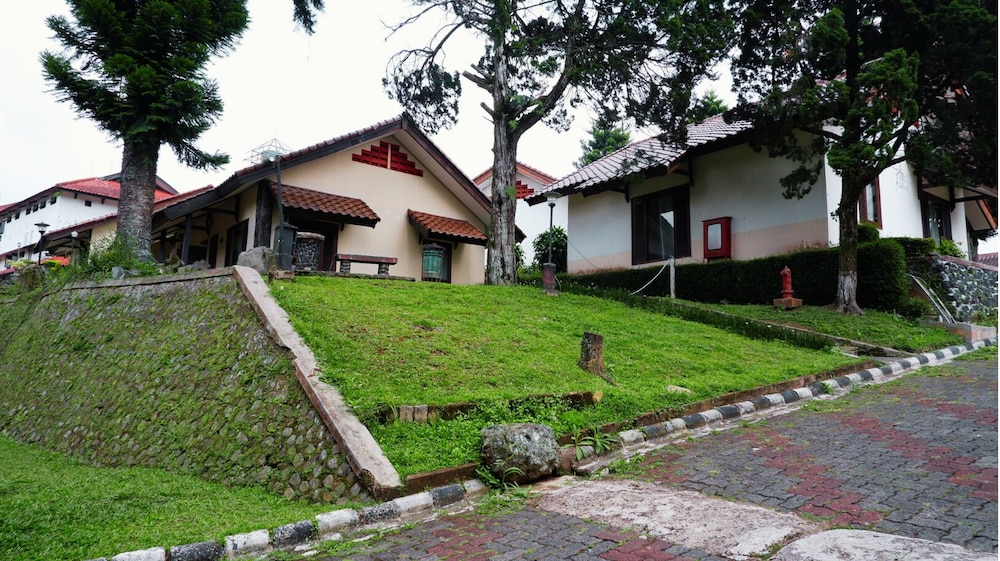 Sangga Buana Villa
