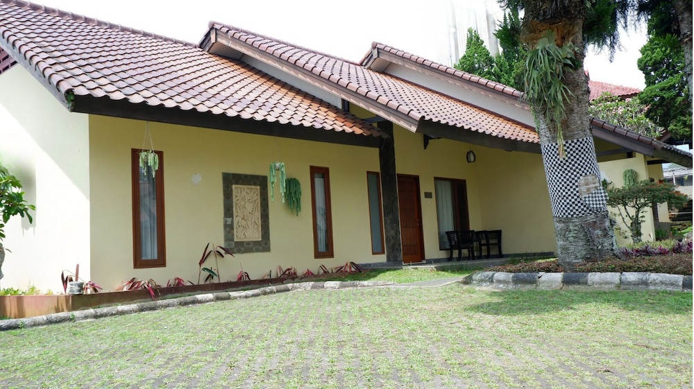Sangga Buana Villa