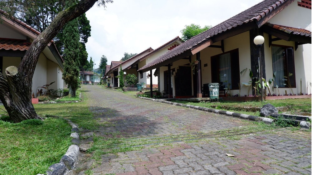 Sangga Buana Villa