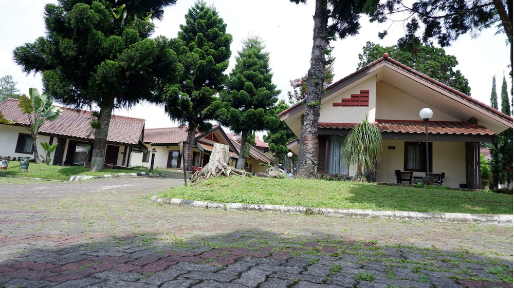 Sangga Buana Villa