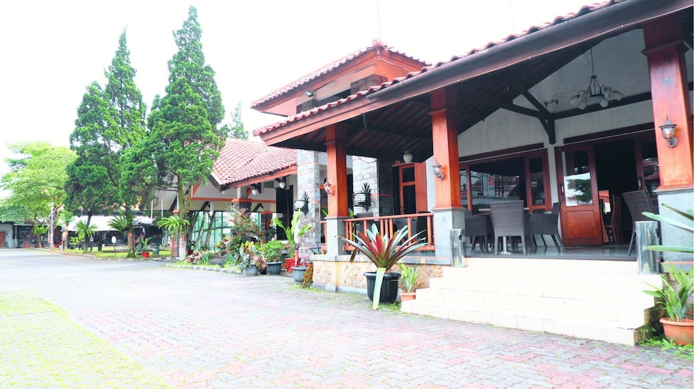 Sangga Buana Villa