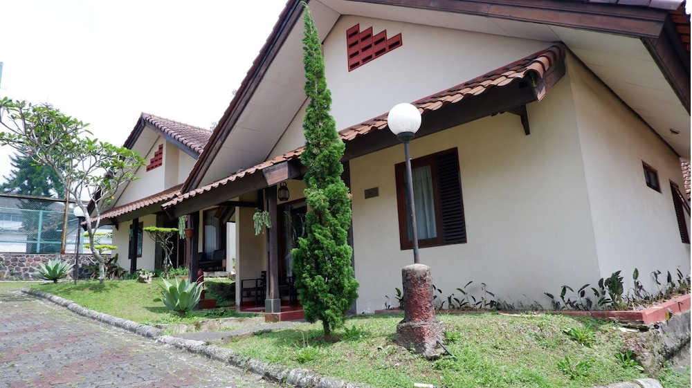Sangga Buana Villa