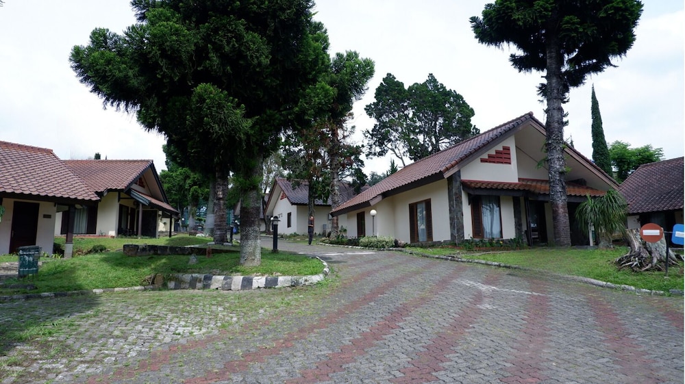 Sangga Buana Villa
