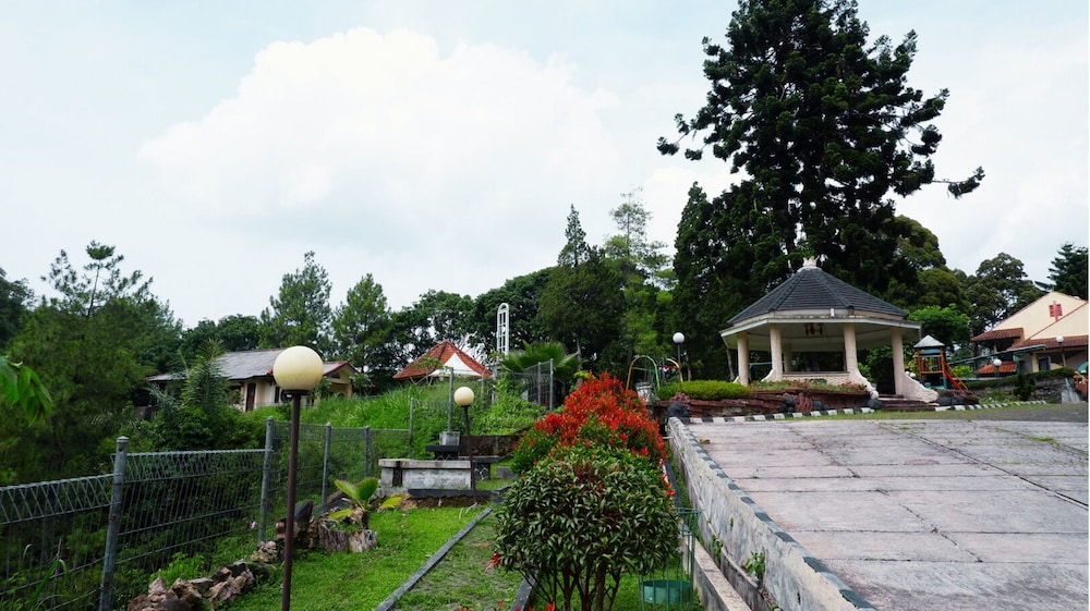 Sangga Buana Villa