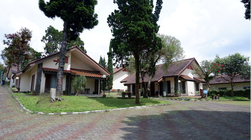Sangga Buana Villa