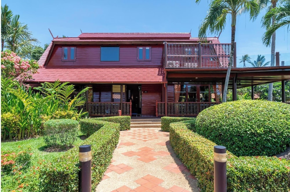 Tropical Beachside 4 bedroom Villa KBR23 view 5