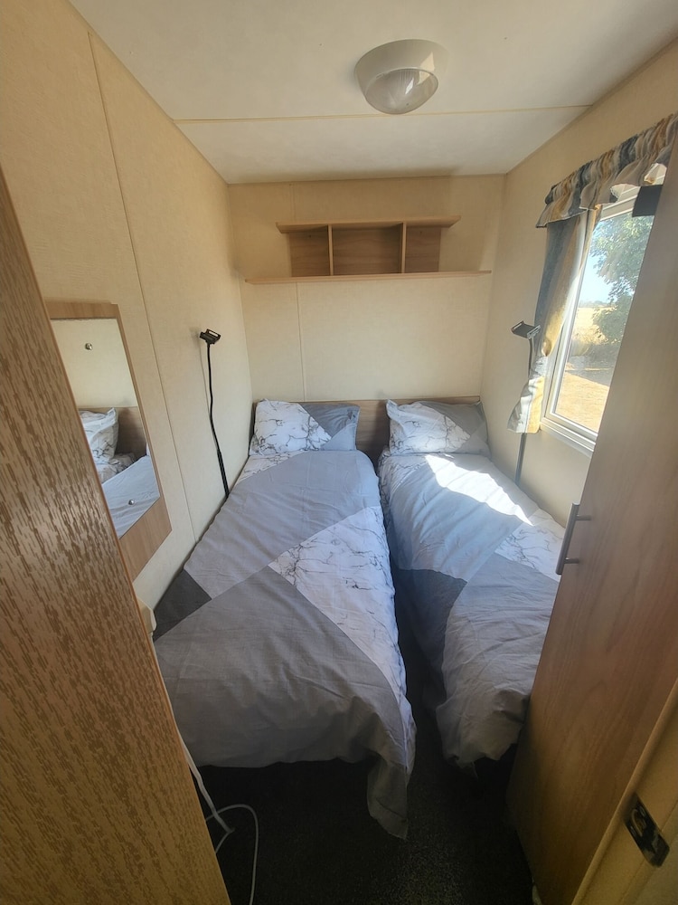 Warm and Snuggly 8-berth Static in Essex view 2