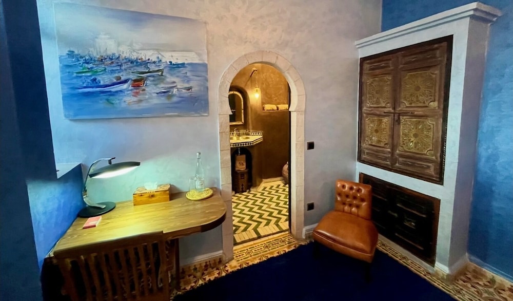 RIAD MALAÏKA